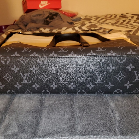 LOUIS VUITTON Monogram Eclipse Briefcase Explorer - Picture 3 of 8